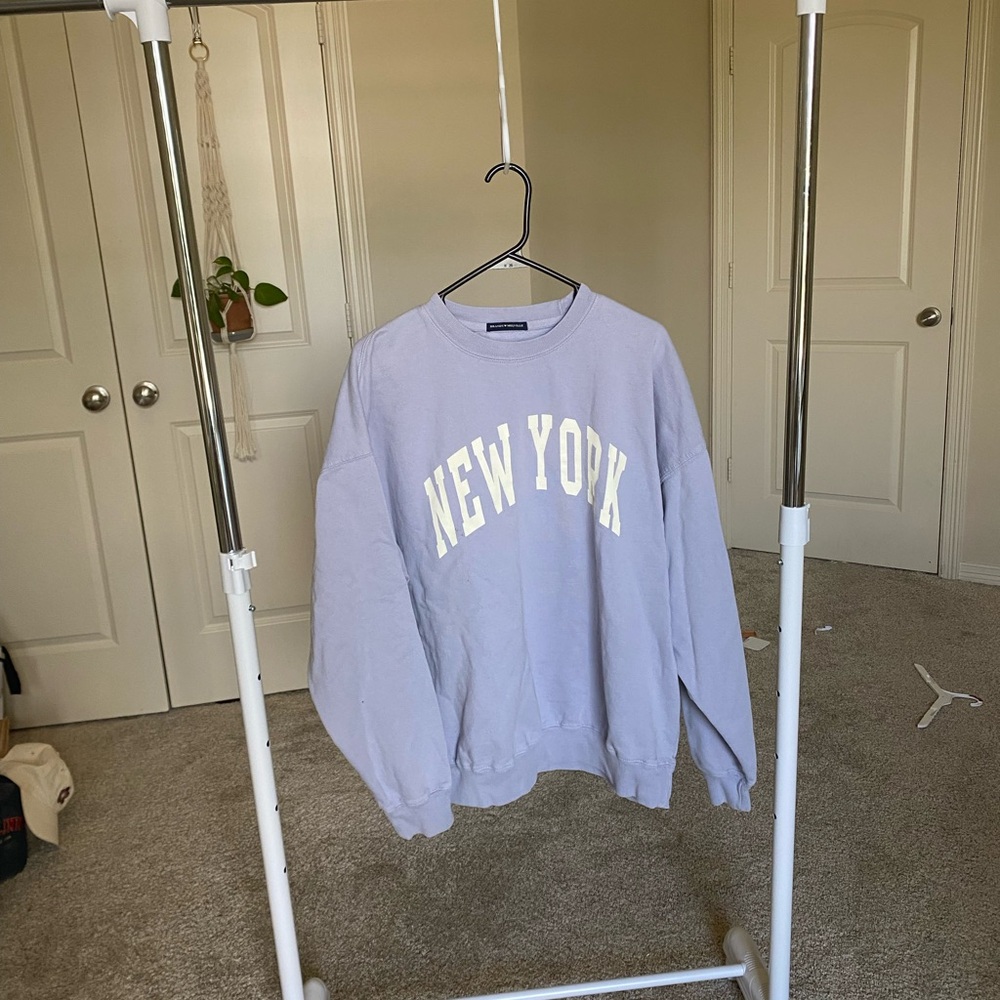 Brandy Melville New York Crewneck Sweatshirt Sweater - Lavender